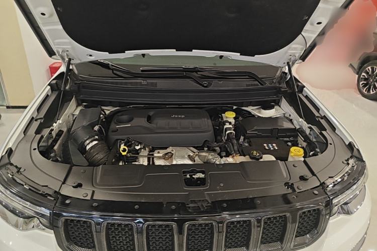 Used Jeep Grand Commander 2018 2.0T Four-Wheel Drive Prestige Edition China V Engine Bay