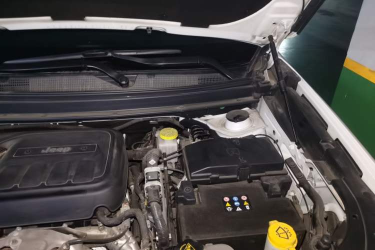 Used Jeep Grand Commander 2018 2.0T Four-Wheel Drive Premium Navigation Version China V Engine Bay Left