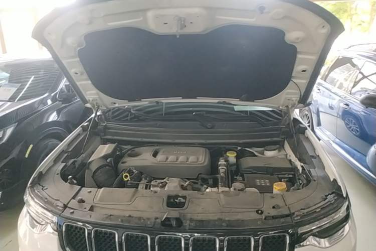 Used Jeep Grand Commander 2018 2.0T Two-Wheel Drive Enjoy Edition China V Engine Bay