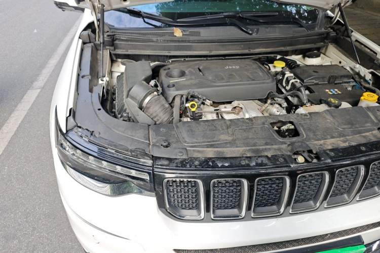 Used Jeep Grand Commander 2018 2.0T Four-Wheel Drive Enjoyment Version China V Engine Bay Right
