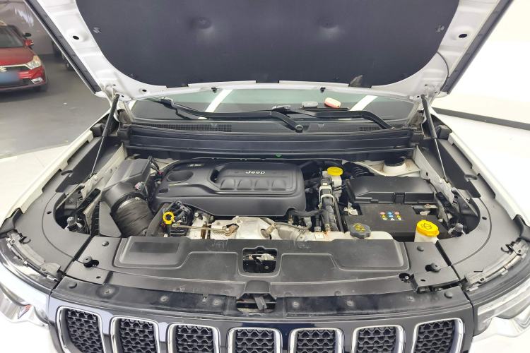 Used Jeep Grand Commander 2018 2.0T Two-Wheel Drive Enjoy Edition China V Engine Bay