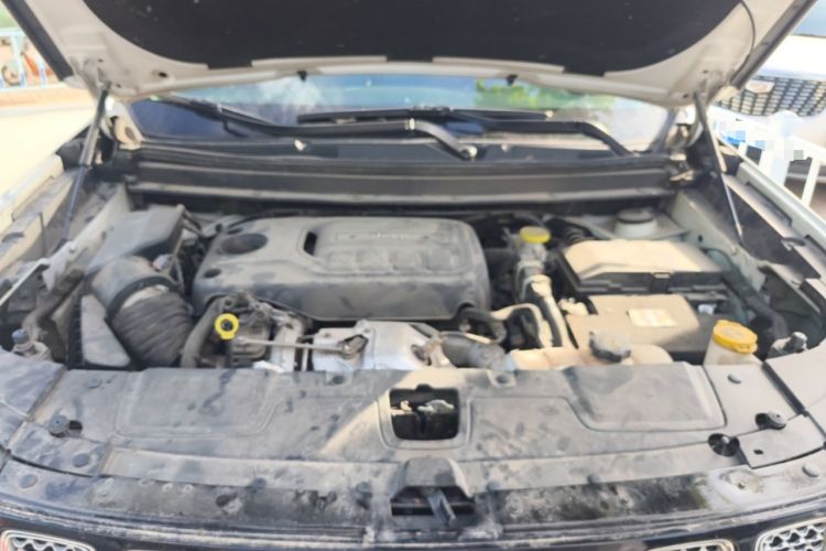 Used Jeep Grand Commander 2018 2.0T Four-Wheel Drive Smart Enjoyment Version China VI Engine Bay