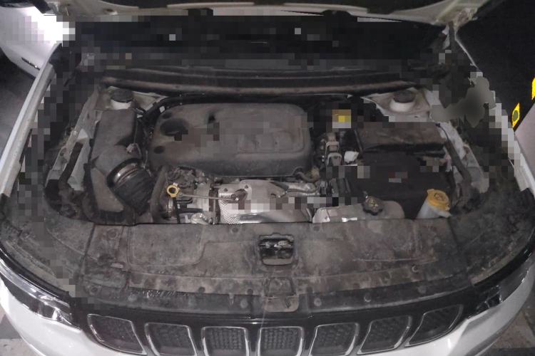 Used Jeep Grand Commander 2018 2.0T Four-Wheel Drive Enjoyment Version China V Engine Bay