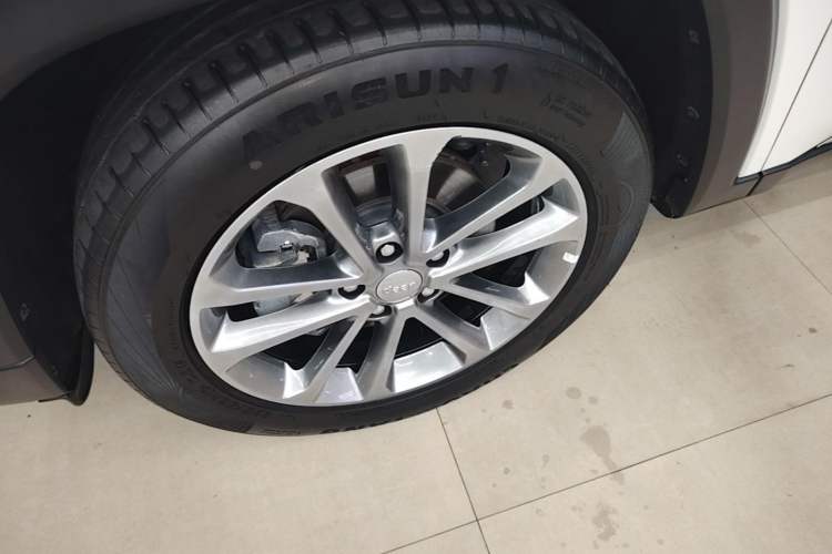 Used Jeep Grand Commander 2018 2.0T Four-Wheel Drive Prestige Edition China V Exterior 4