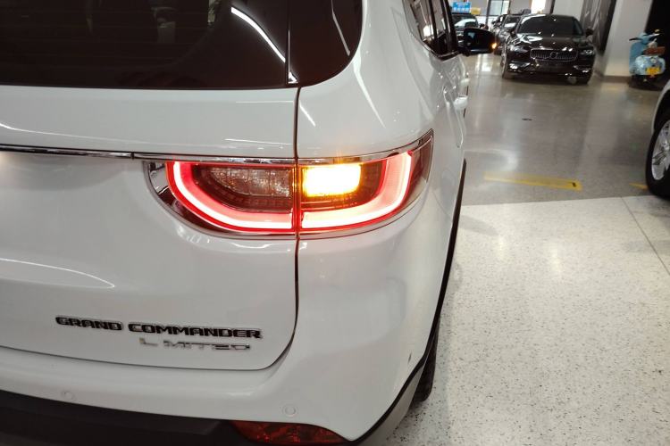 Used Jeep Grand Commander 2018 2.0T Four-Wheel Drive Premium Navigation Version China V Exterior 6