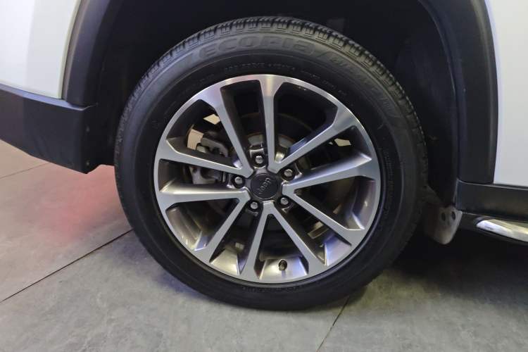 Used Jeep Grand Commander 2018 2.0T Four-Wheel Drive Enjoyment Edition China VI Exterior 8