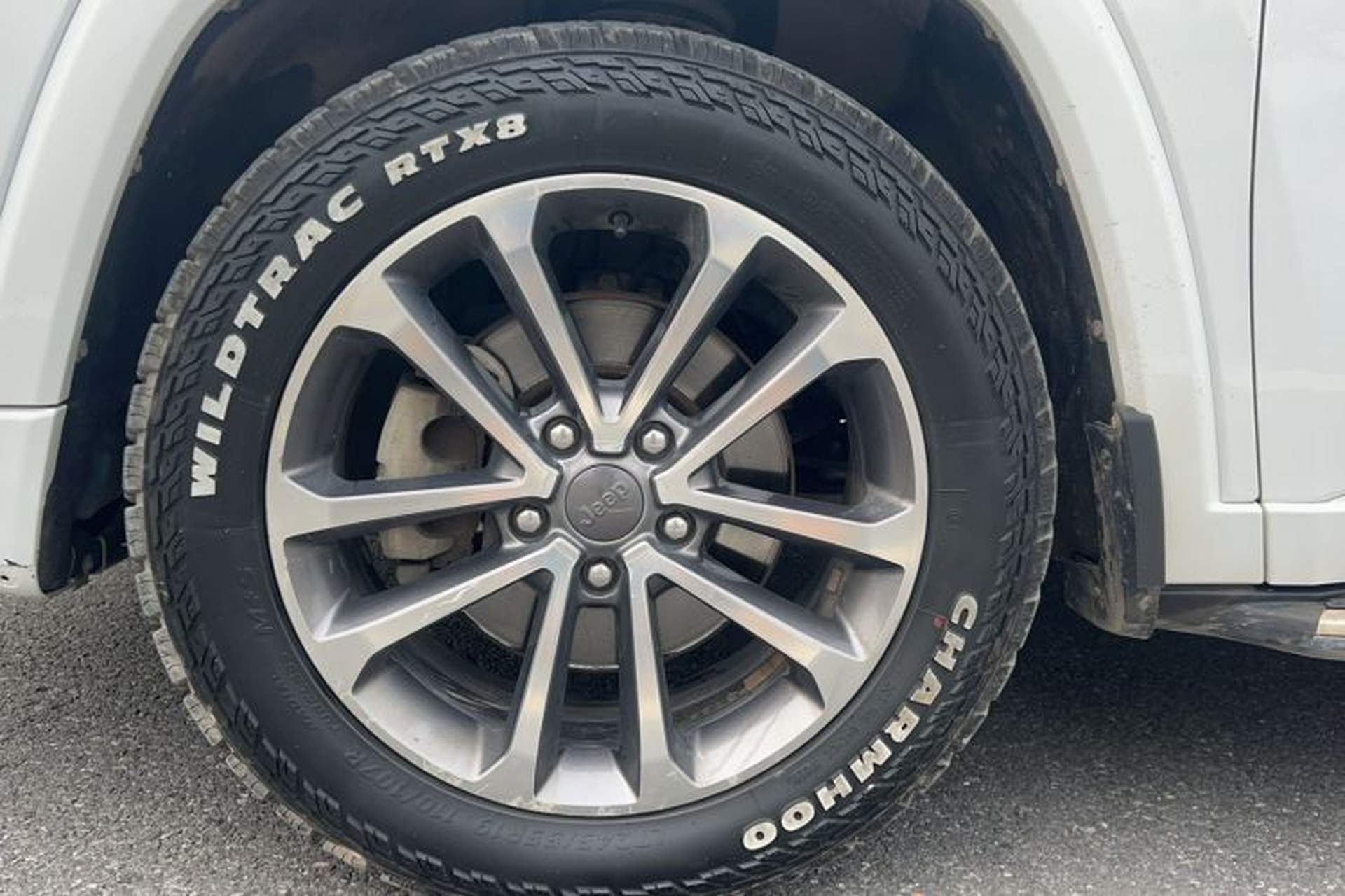 Used Jeep Grand Commander 2018 2.0T Four-Wheel Drive Smart Enjoyment Version China V Emission Standard Exterior 9