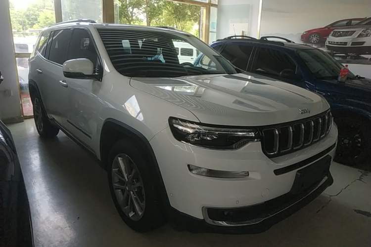 Used Jeep Grand Commander 2018 2.0T Two-Wheel Drive Enjoy Edition China V Front Right 45 Deg