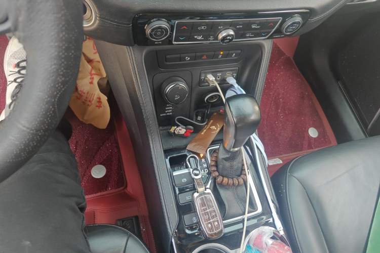 Used Jeep Grand Commander 2018 2.0T Four-Wheel Drive Prestige Edition China V Gear Lever