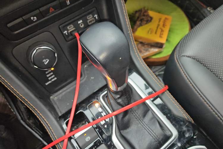 Used Jeep Grand Commander 2018 2.0T Four-Wheel Drive Smart Enjoyment Version China VI Gear Lever