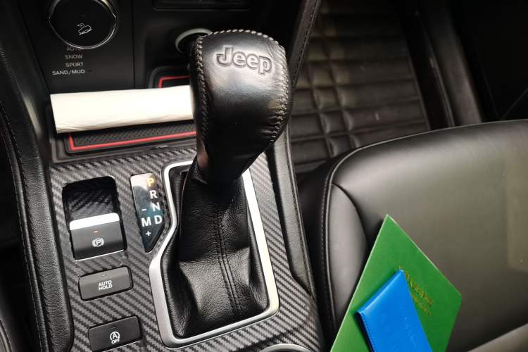 Used Jeep Grand Commander 2018 2.0T Four-Wheel Drive Prestige Edition China V Gear Lever