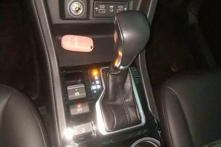 Used Jeep Grand Commander 2018 2.0T Two-Wheel Drive Enjoy Edition China V Gear Lever