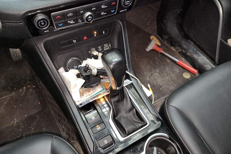 Used Jeep Grand Commander 2018 2.0T Four-Wheel Drive Prestige Edition China V Gear Lever