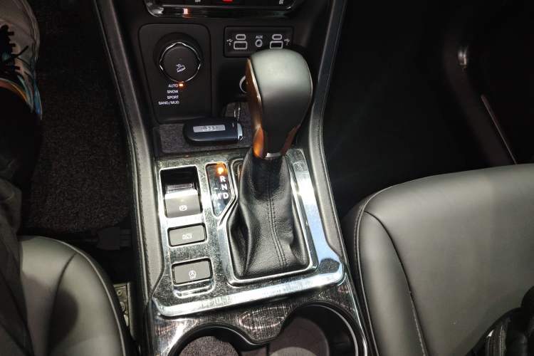 Used Jeep Grand Commander 2018 2.0T Four-Wheel Drive Premium Navigation Version China V Gear Lever