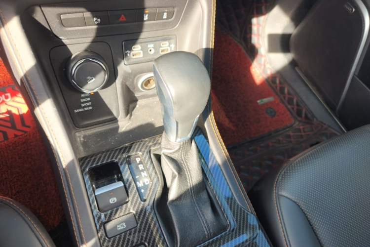Used Jeep Grand Commander 2018 2.0T Four-Wheel Drive Smart Enjoyment Version China VI Gear Lever