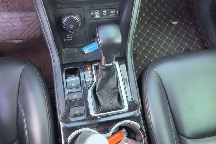 Used Jeep Grand Commander 2018 2.0T Four-Wheel Drive Prestige Edition China V Gear Lever