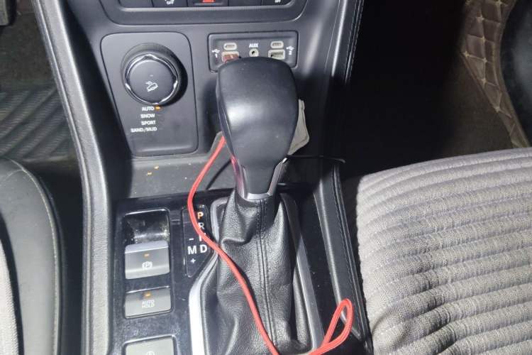 Used Jeep Grand Commander 2018 2.0T Four-Wheel Drive Premium Navigation Version China V Gear Lever