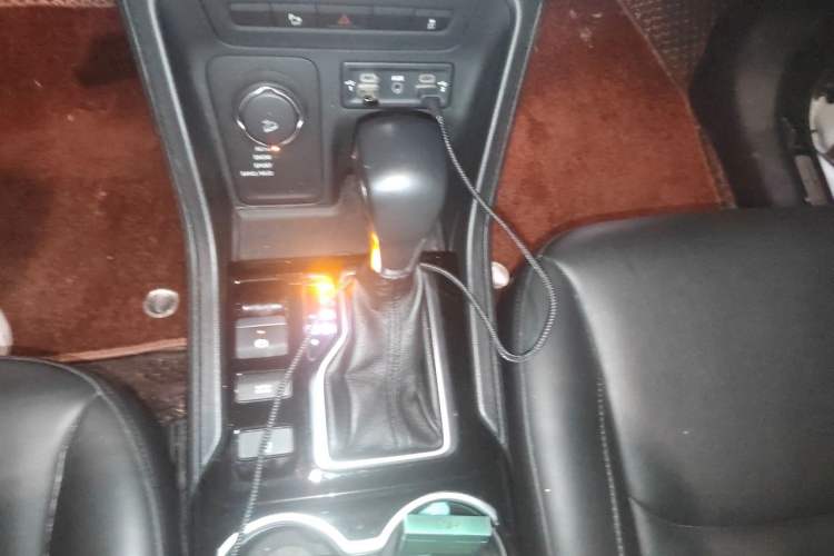 Used Jeep Grand Commander 2018 2.0T Four-Wheel Drive Enjoyment Version China V Gear Lever