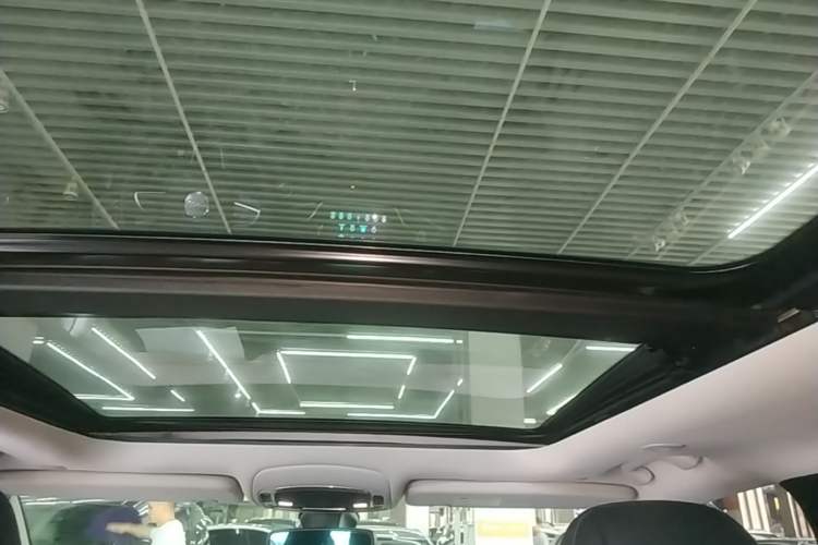 Used Jeep Grand Commander 2018 2.0T Two-Wheel Drive Enjoy Edition China V Headliner