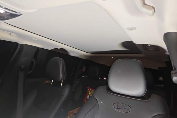 Used Jeep Grand Commander 2018 2.0T Four-Wheel Drive Smart Enjoyment Version China V Emission Standard Headliner