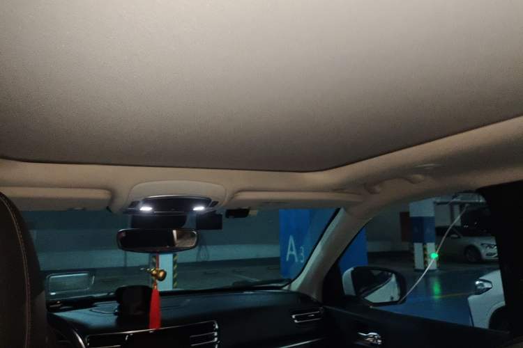 Used Jeep Grand Commander 2018 2.0T Four-Wheel Drive Smart Enjoyment Version China V Emission Standard Headliner