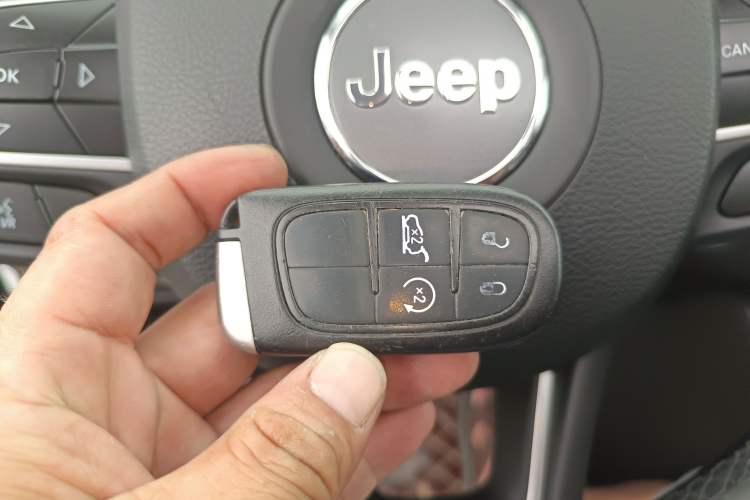 Used Jeep Grand Commander 2018 2.0T Four-Wheel Drive Premium Navigation Version China V Interior 1