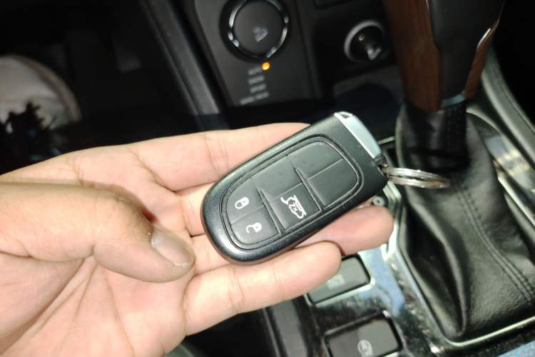 Used Jeep Grand Commander 2018 2.0T Four-Wheel Drive Premium Navigation Version China V Interior 1