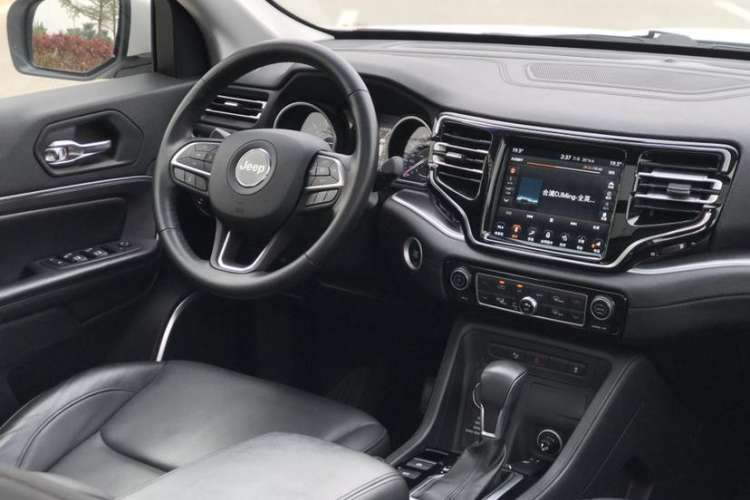 Used Jeep Grand Commander 2018 2.0T Four-Wheel Drive Premium Navigation Version China V Interior 1