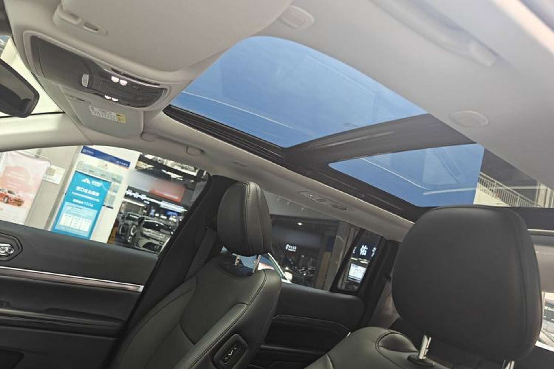 Used Jeep Grand Commander 2018 2.0T Two-Wheel Drive Enjoy Edition China V Interior 3