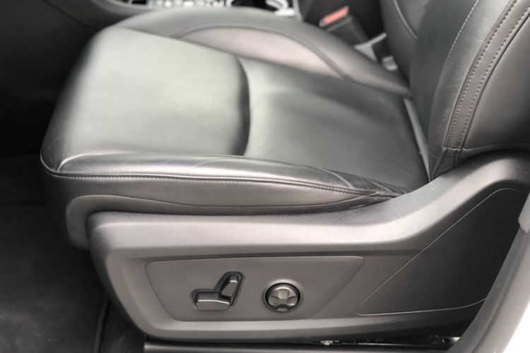 Used Jeep Grand Commander 2018 2.0T Four-Wheel Drive Premium Navigation Version China V Interior 3