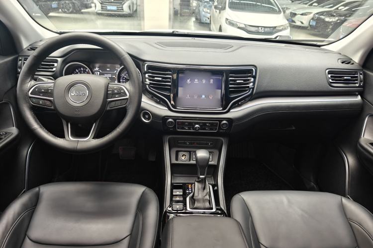 Used Jeep Grand Commander 2018 2.0T Two-Wheel Drive Enjoy Edition China V Interior 4