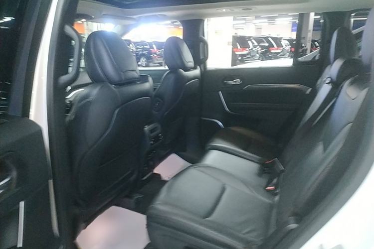 Used Jeep Grand Commander 2018 2.0T Four-Wheel Drive Smart Enjoyment Version China V Emission Standard Interior 4