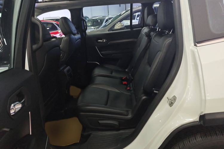 Used Jeep Grand Commander 2018 2.0T Four-Wheel Drive Enjoyment Edition China VI Interior 4
