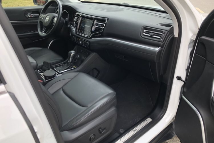 Used Jeep Grand Commander 2018 2.0T Four-Wheel Drive Premium Navigation Version China V Interior 4