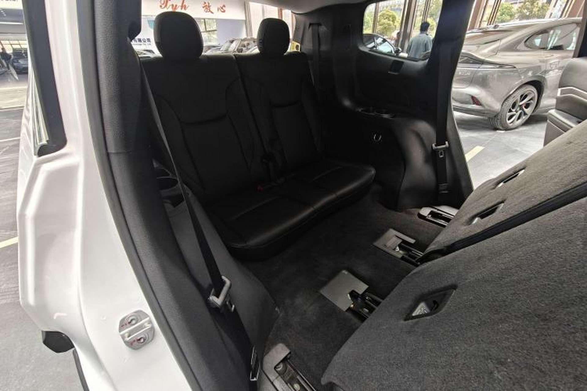 Used Jeep Grand Commander 2018 2.0T Two-Wheel Drive Enjoy Edition China V Interior 7