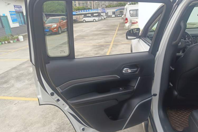 Used Jeep Grand Commander 2018 2.0T Four-Wheel Drive Premium Navigation Version China V Interior 8