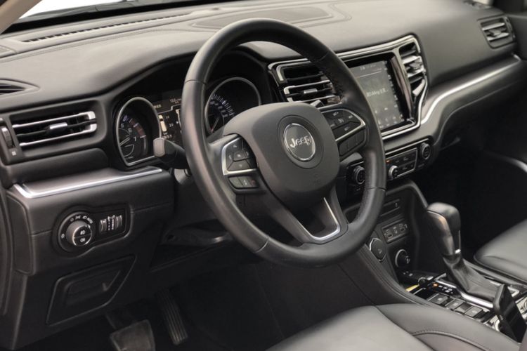 Used Jeep Grand Commander 2018 2.0T Four-Wheel Drive Premium Navigation Version China V Interior 9
