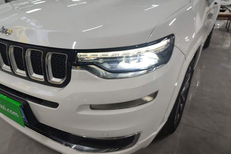 Used Jeep Grand Commander 2018 2.0T Four-Wheel Drive Smart Enjoyment Version China V Emission Standard Left Front Headlight