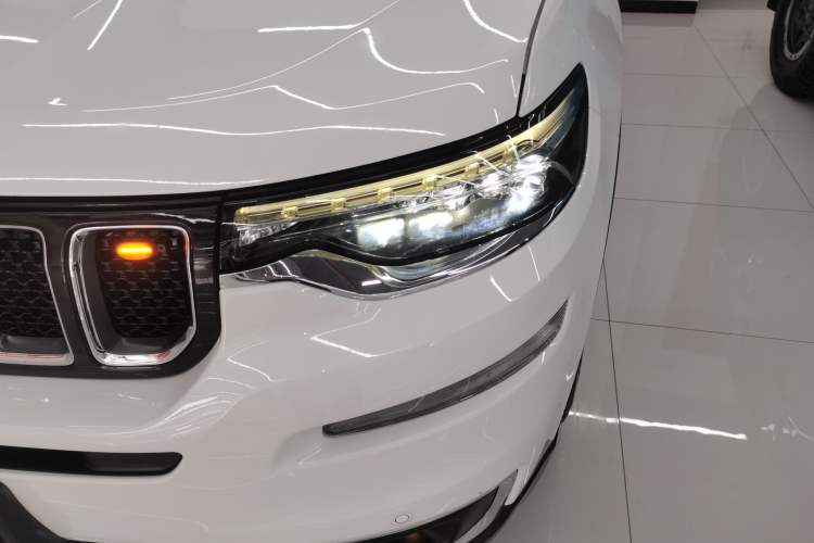Used Jeep Grand Commander 2018 2.0T Four-Wheel Drive Enjoyment Edition China VI Left Front Headlight