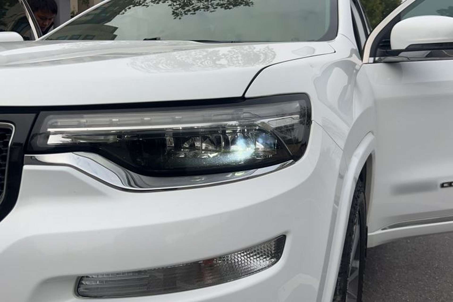 Used Jeep Grand Commander 2018 2.0T Four-Wheel Drive Smart Enjoyment Version China V Emission Standard Left Front Headlight