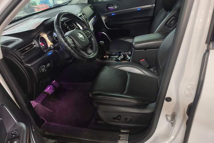 Used Jeep Grand Commander 2018 2.0T Four-Wheel Drive Smart Enjoyment Version China V Emission Standard Left Front Seat