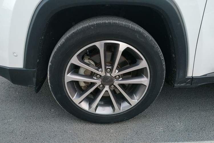 Used Jeep Grand Commander 2018 2.0T Four-Wheel Drive Enjoyment Edition China VI Left Front Wheel Hub