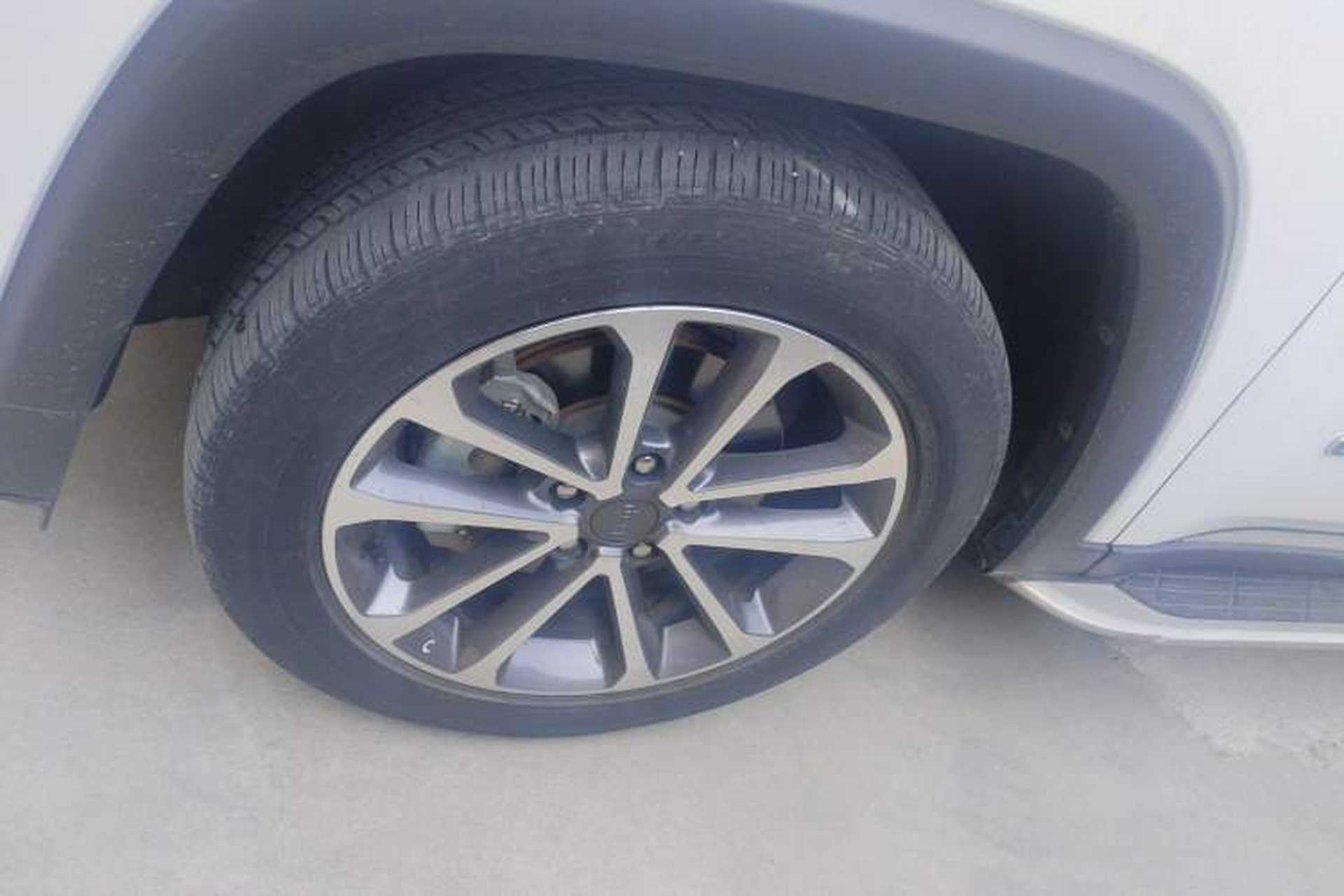 Used Jeep Grand Commander 2018 2.0T Four-Wheel Drive Enjoyment Edition China VI Left Front Wheel Hub