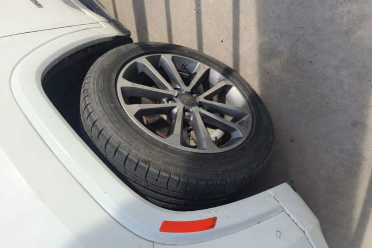 Used Jeep Grand Commander 2018 2.0T Four-Wheel Drive Smart Enjoyment Version China VI Left Front Wheel Hub
