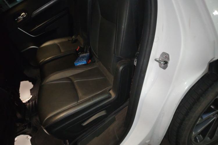 Used Jeep Grand Commander 2018 2.0T Four-Wheel Drive Enjoyment Edition China VI Left Rear Seat