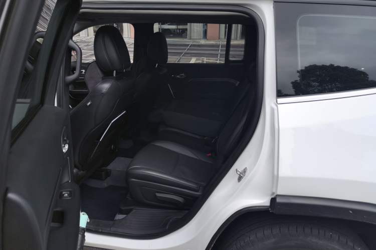 Used Jeep Grand Commander 2018 2.0T Four-Wheel Drive Prestige Edition China V Left Rear Seat