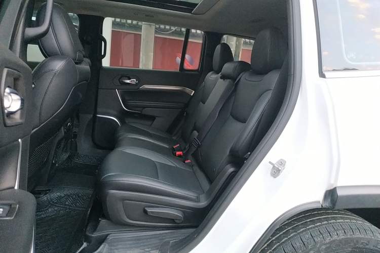 Used Jeep Grand Commander 2018 2.0T Four-Wheel Drive Enjoyment Edition China VI Left Rear Seat