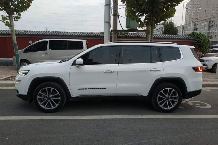 Used Jeep Grand Commander 2018 2.0T Four-Wheel Drive Enjoyment Edition China VI Left Side