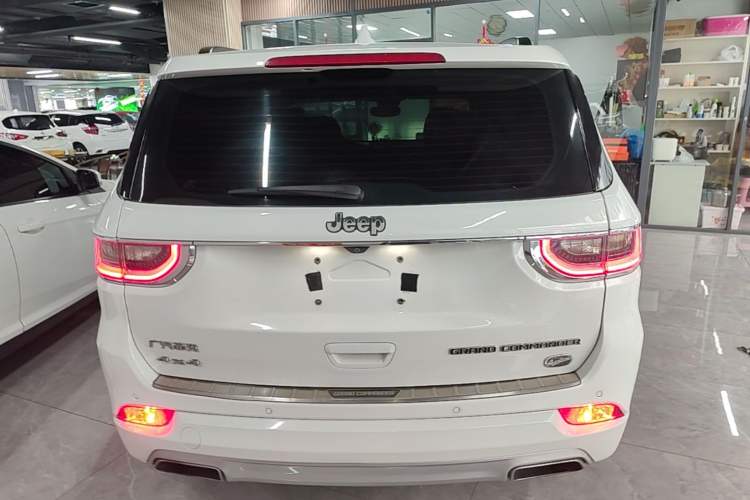 Used Jeep Grand Commander 2018 2.0T Four-Wheel Drive Smart Enjoyment Version China V Emission Standard Rear