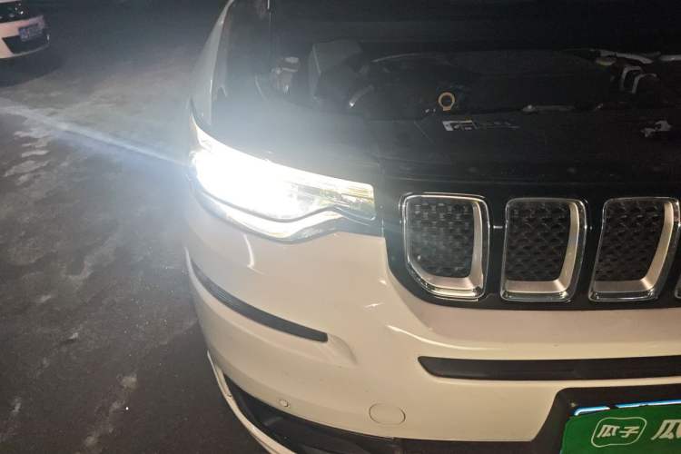 Used Jeep Grand Commander 2018 2.0T Four-Wheel Drive Smart Enjoyment Version China V Emission Standard Right Front Headlight